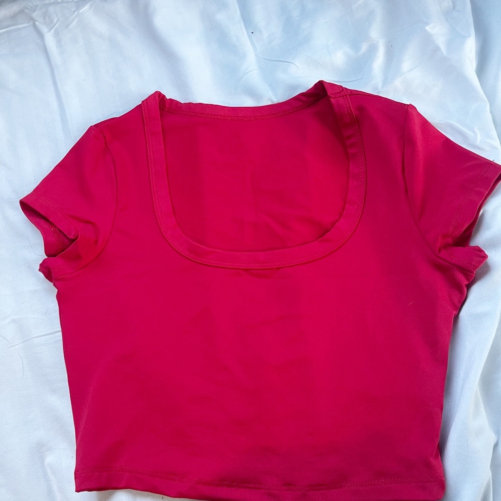 SHEIN Solid Scoop Neck Crop Tee / XS (2) / Red